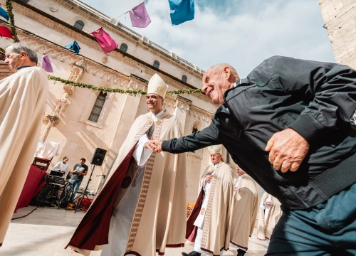 Fotografija 16 - Procesijom gradskim ulicama počela proslava sv. Mihovila, nebeskog zaštitnika Šibenika