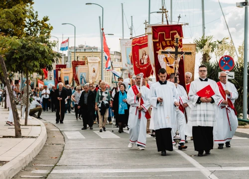 Fotografija 23 - Procesijom gradskim ulicama počela proslava sv. Mihovila, nebeskog zaštitnika Šibenika