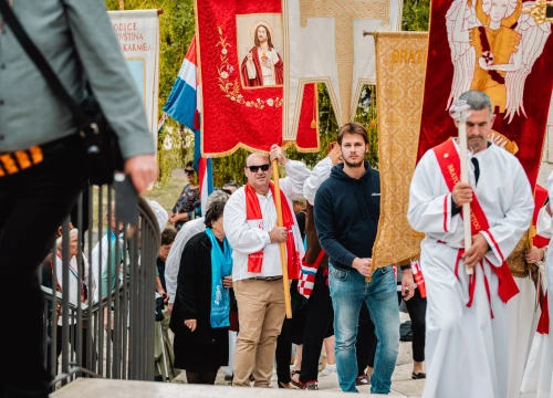 Fotografija 25 - Procesijom gradskim ulicama počela proslava sv. Mihovila, nebeskog zaštitnika Šibenika