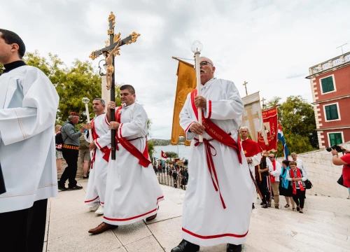 Fotografija 24 - Procesijom gradskim ulicama počela proslava sv. Mihovila, nebeskog zaštitnika Šibenika