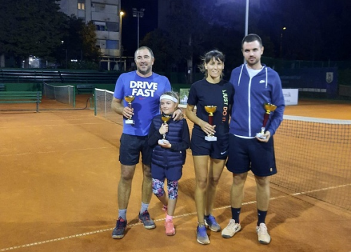 Fotografija 3 - Završen teniski turnir "Sv. Mihovil": Kod muških slavio Fabijan Šprljan, Ani Matošin sve 3 titule