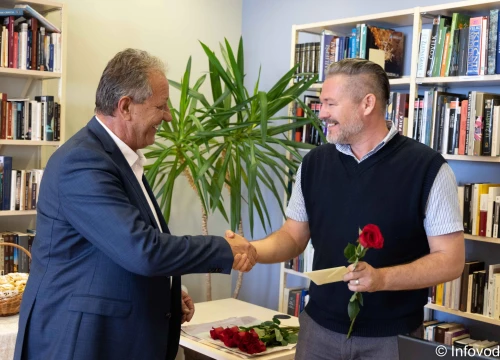 Fotografija 5 - Grad Vodice darivao 114.000 kuna za 20 djece