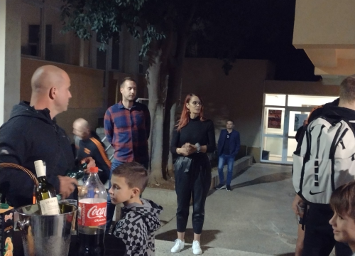 Fotografija 4 - Otvoren Fan shop GKK Šibenke: Mala svečanost i gužva na prvi dan