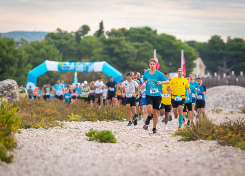 Fotografija 28 - Oko 350 sudionika uživalo je u brojnim sportskim aktivnostima proteklog vikenda na Malom Vignju, Zlarinu i Baldekinu!