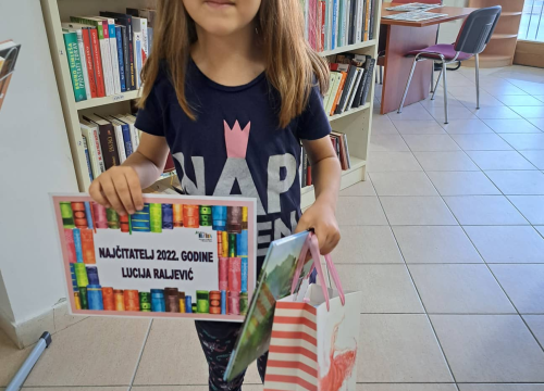 Fotografija 2 - Tišnjanska knjižnica nagradila najvjernije čitatelje, najmlađi je dvogodišnji Borna