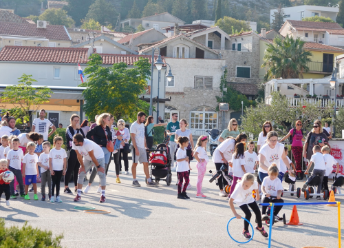 Fotografija 6 - Dječji vrtić Maslina sudjelovao u manifestaciji Dan sporta i zdravlja