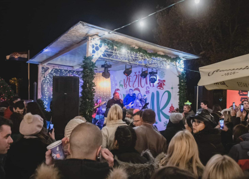 Fotografija 1 - Vrhunski program Božićnog Šušura: Navijački korner, grupa Magazin, dolazak dječaka Paška, Peco i Silvija Dvornik!