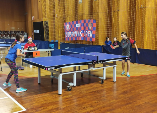 Fotografija 3 - Veliki uspjeh šibenskih mlađih stolnotenisača na Dubrovnik Openu