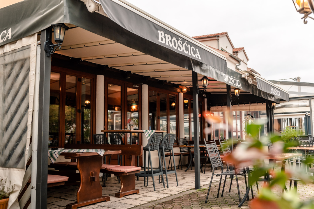 Uživajte ovog adventa u slasnim zimskim delicijama konobe Brošćica!