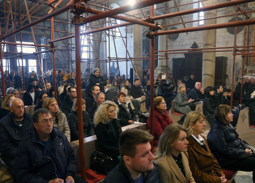 Fotografija 4 - Biskup Rogić predvodio misno slavlje na Božić