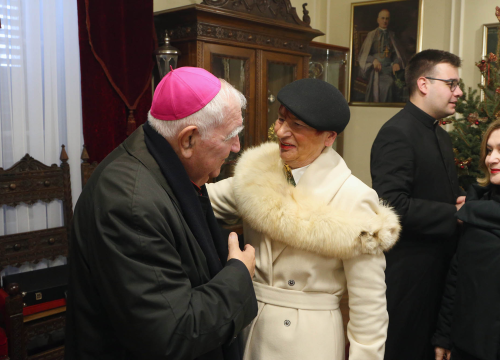 Fotografija 7 - Biskup Rogić predvodio misno slavlje na Božić