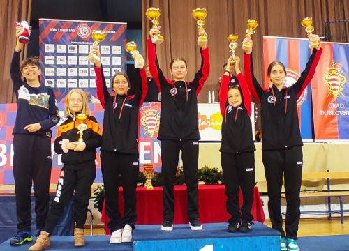 Fotografija 6 - Osvrt Stolnoteniskog kluba Šibenik na godinu na zalasku: Osvojeno ukupno 55 trofeja