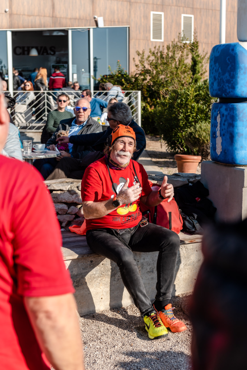 Nekoliko odvažnih okupalo se na Banju u podne na samu Novu godinu: 'U-vodi-mo euro'