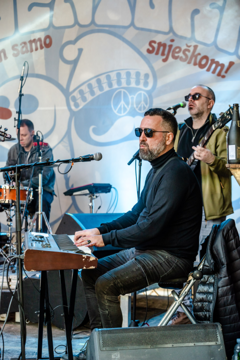 Šibenčane prvog dana 2023. na Adventuri u Parkiću zabavljao bend Pavel