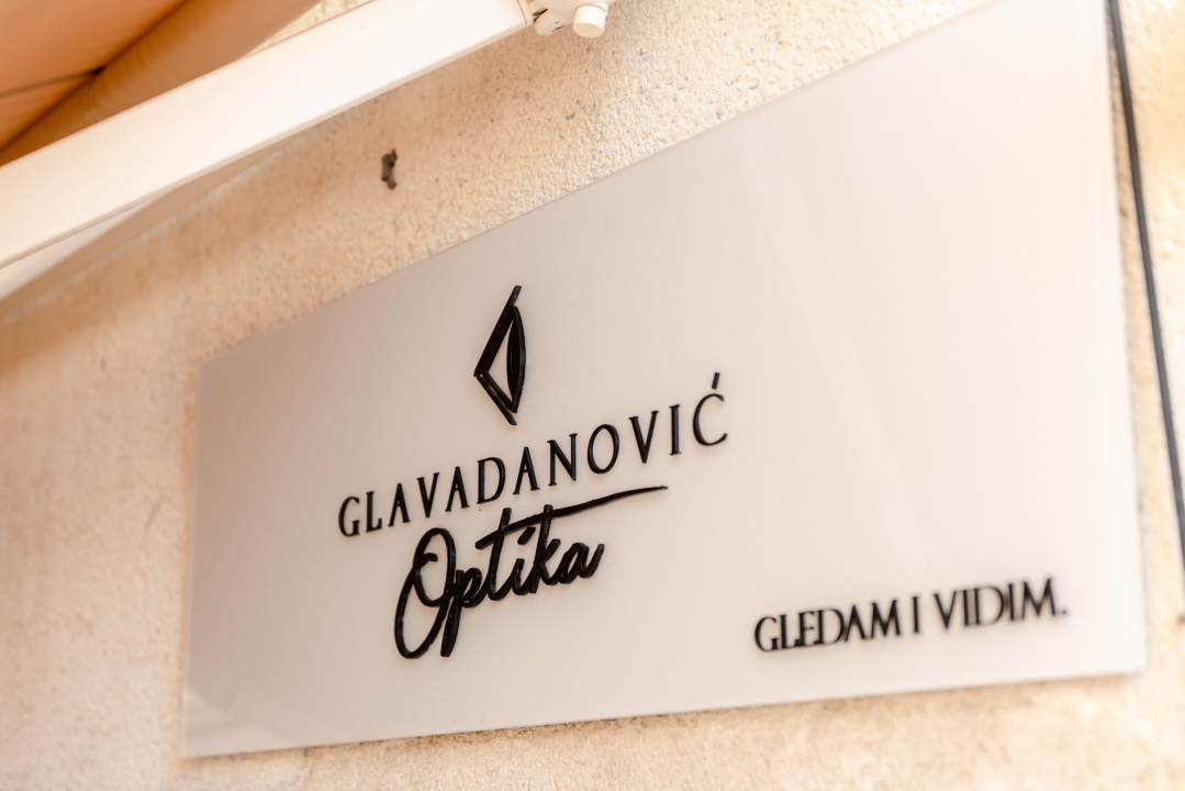 Zablistajte s novim naočalama Optike Glavadanović!