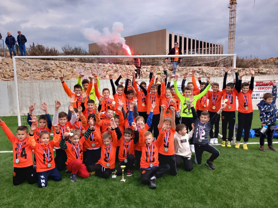 Mladi nogometaši Šibenika na 9. Vodice Cupu do dva zlata i dva srebra
