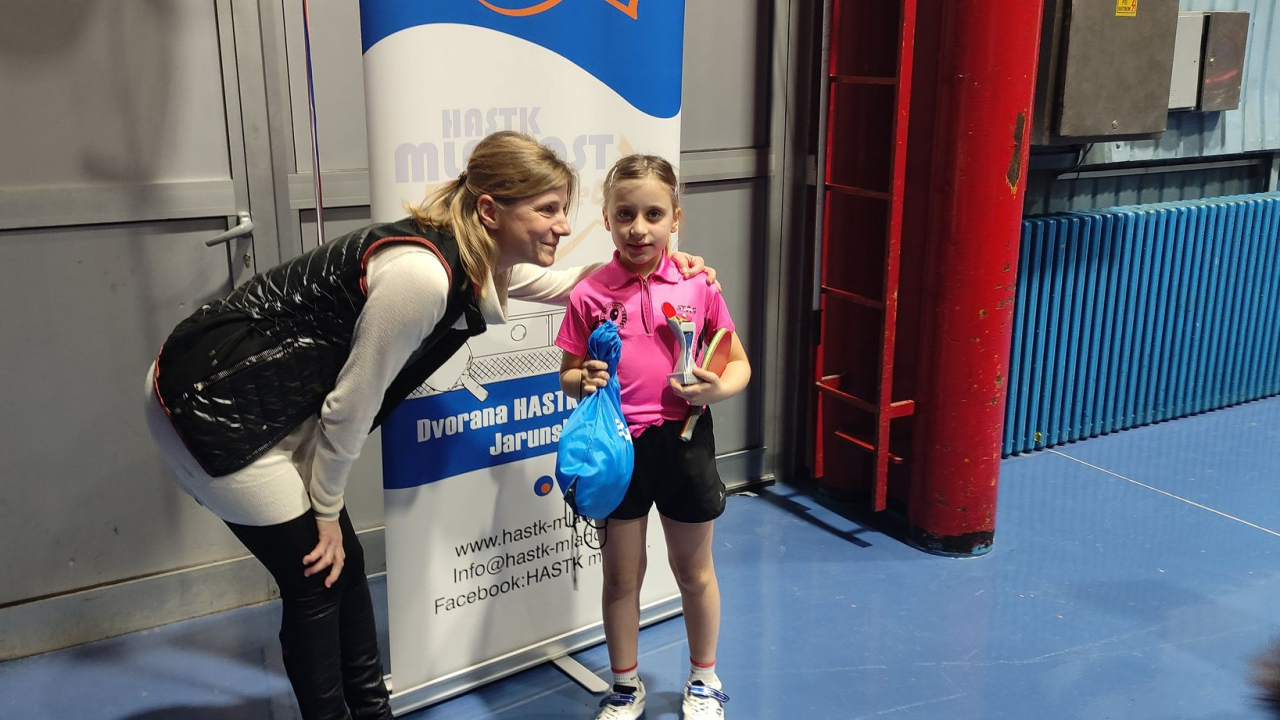 Divan uspjeh mlađih šibenskih stolnotenisača u Zagrebu