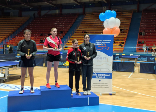 Fotografija 3 - Divan uspjeh mlađih šibenskih stolnotenisača u Zagrebu