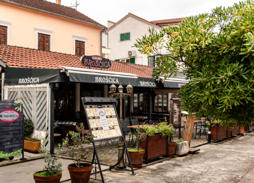 Fotografija 2 - Provedite najromantičniji dan u godini u posebnom ozračju Konobe Brošćica!