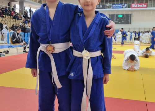 Fotografija 4 - Mladi članovi Judo kluba Šibenik u Kaštelima do 4 zlata i 6 medalja ukupno