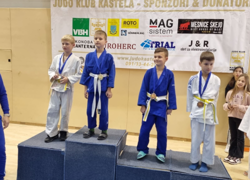 Fotografija 5 - Mladi članovi Judo kluba Šibenik u Kaštelima do 4 zlata i 6 medalja ukupno