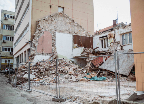 Fotografija 8 - Škugori osim rupe u proračunu ostavili i rupu u centru grada: Hoće li se ikad sanirati ovo ruglo?