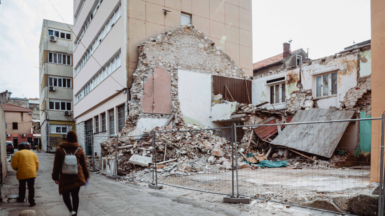 Škugori osim rupe u proračunu ostavili i rupu u centru grada: Hoće li se ikad sanirati ovo ruglo?