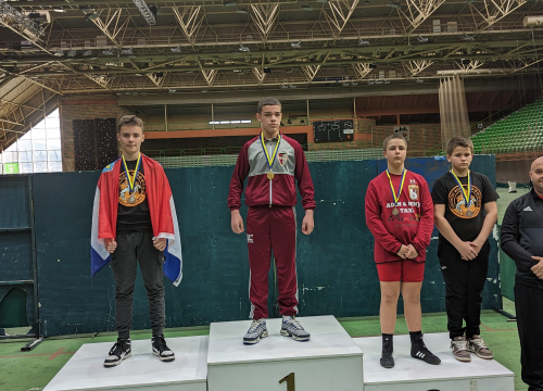 Fotografija 5 - Mladim hrvačima Šibenika 11 medalja na turniru u Sarajevu