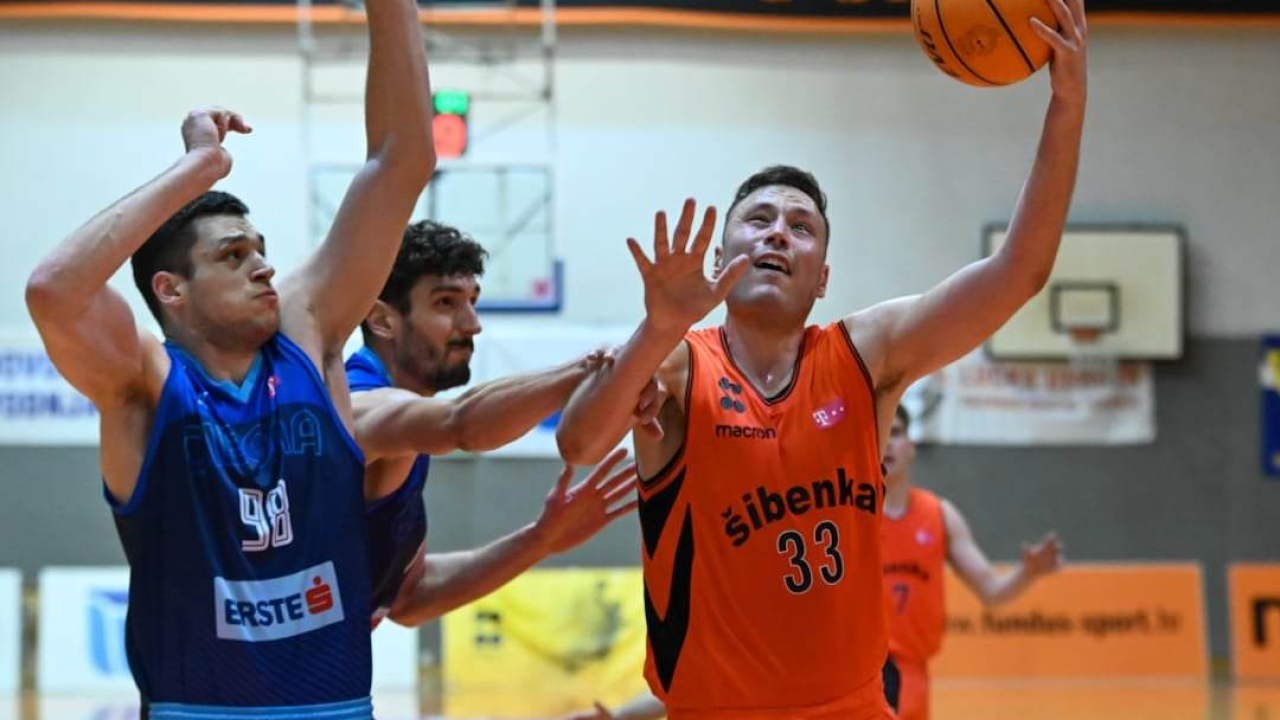 Šibenka pružila dobar otpor u prvom poluvremenu, u drugom do izražaja došla fizička nadmoć Cibone