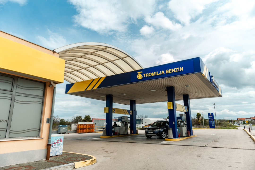 Tromilja benzin u potrazi je za radnicima!