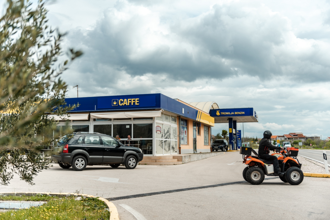 Tromilja benzin u potrazi je za radnicima!