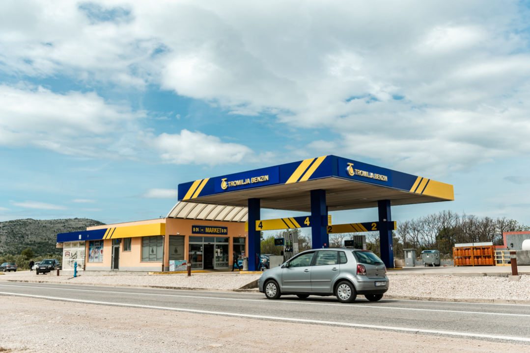 Tromilja benzin u potrazi je za radnicima!