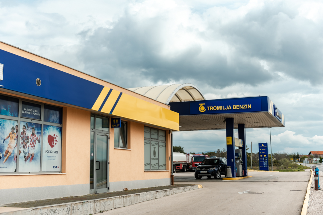 Tromilja benzin u potrazi je za radnicima!