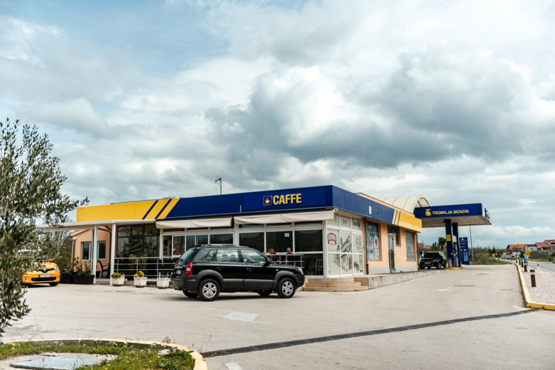 Tromilja benzin u potrazi je za radnicima!