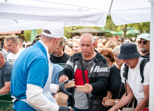 Fotografija 21 - Uz podjelu graha u NP Krka tradicionalno obilježen Praznik rada: 'Sve što imamo stvorili smo svojim radom'