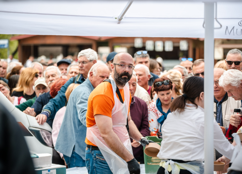 Fotografija 22 - Uz podjelu graha u NP Krka tradicionalno obilježen Praznik rada: 'Sve što imamo stvorili smo svojim radom'