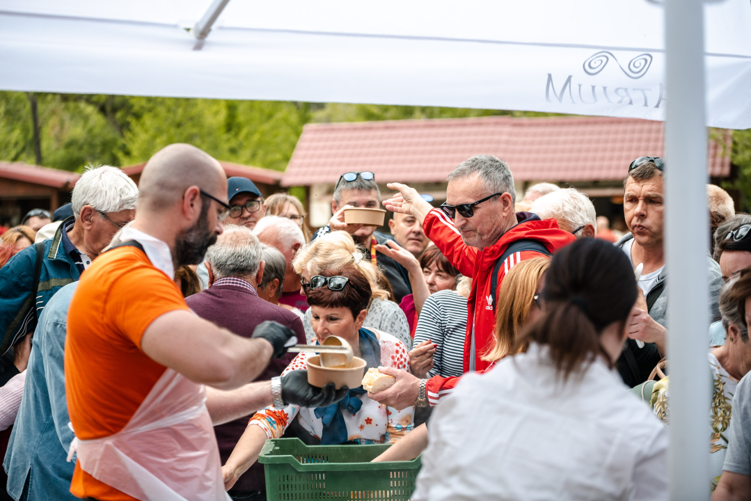 Uz podjelu graha u NP Krka tradicionalno obilježen Praznik rada: 'Sve što imamo stvorili smo svojim radom'