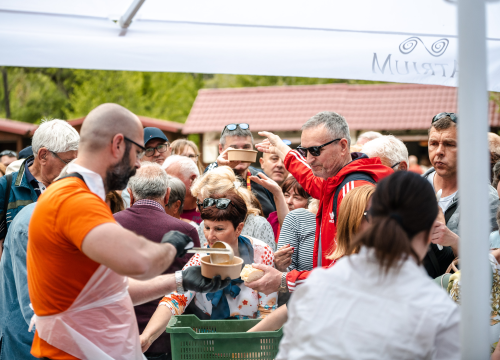 Fotografija 23 - Uz podjelu graha u NP Krka tradicionalno obilježen Praznik rada: 'Sve što imamo stvorili smo svojim radom'