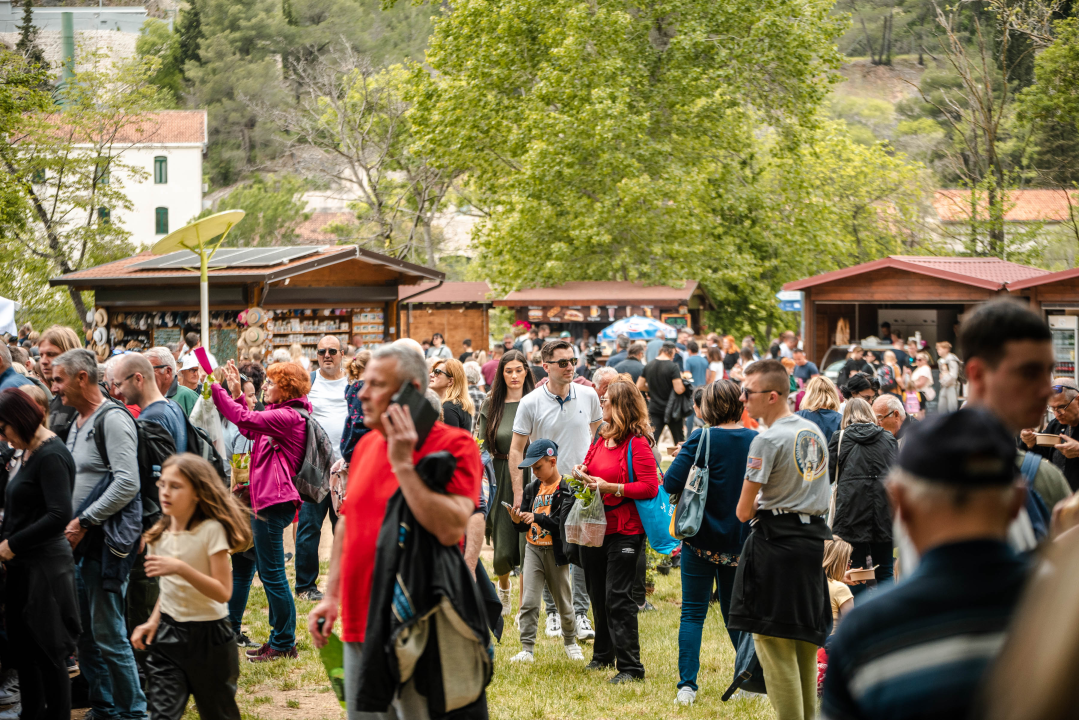 Uz podjelu graha u NP Krka tradicionalno obilježen Praznik rada: 'Sve što imamo stvorili smo svojim radom'