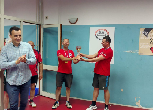 Fotografija 4 - Zlarinski papentaš ponovno prvak Stolnoteniske rekreativne lige Šibenik 2022./’23.