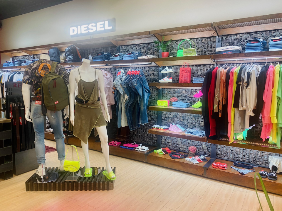 Fashion Box nudi najtrendi komade poznatih brendova Replay i Diesel!