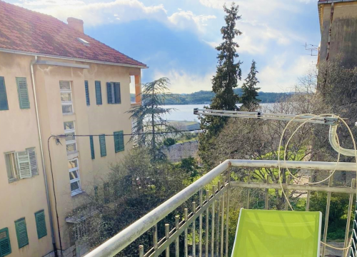 Fotografija 1 - Prodaje se prekrasan kompletno renoviran stan na odličnoj lokaciji s pogledom na more!