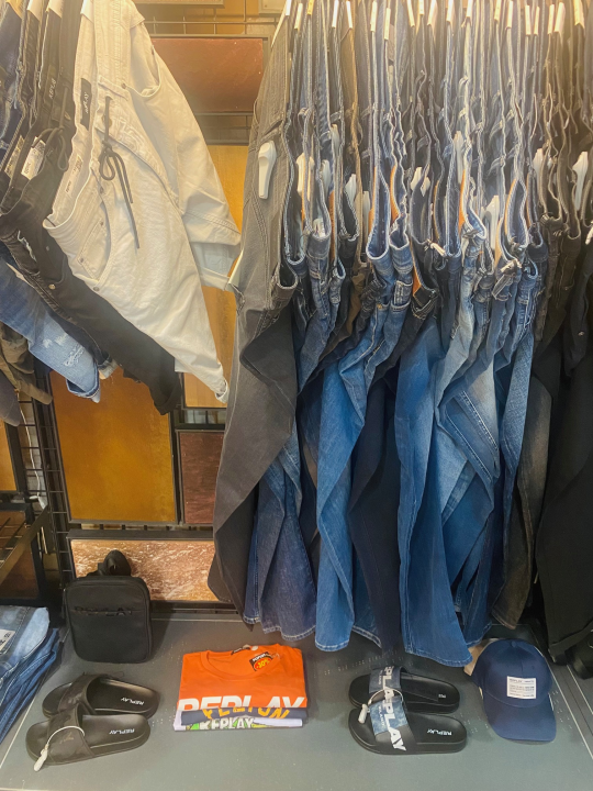 Fashion Box nudi najtrendi komade poznatih brendova Replay i Diesel!