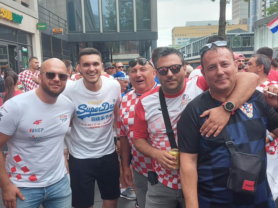 Šibenčani stigli na stadion: Atmosfera je fenomenalna