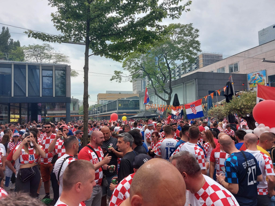 Šibenčani stigli na stadion: Atmosfera je fenomenalna