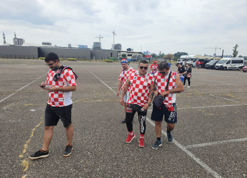 Fotografija 9 - Šibenčani stigli na stadion: Atmosfera je fenomenalna
