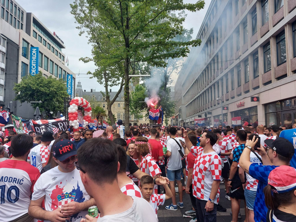 Šibenčani stigli na stadion: Atmosfera je fenomenalna