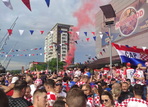 Fotografija 22 - Šibenčani stigli na stadion: Atmosfera je fenomenalna