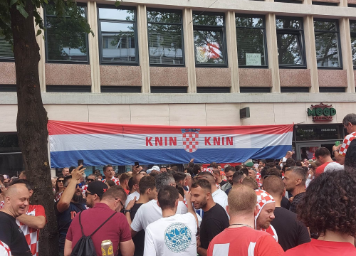 Fotografija 7 - Šibenčani stigli na stadion: Atmosfera je fenomenalna