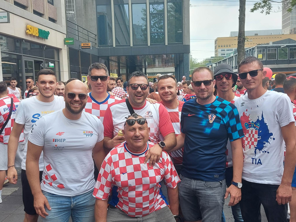 Šibenčani stigli na stadion: Atmosfera je fenomenalna